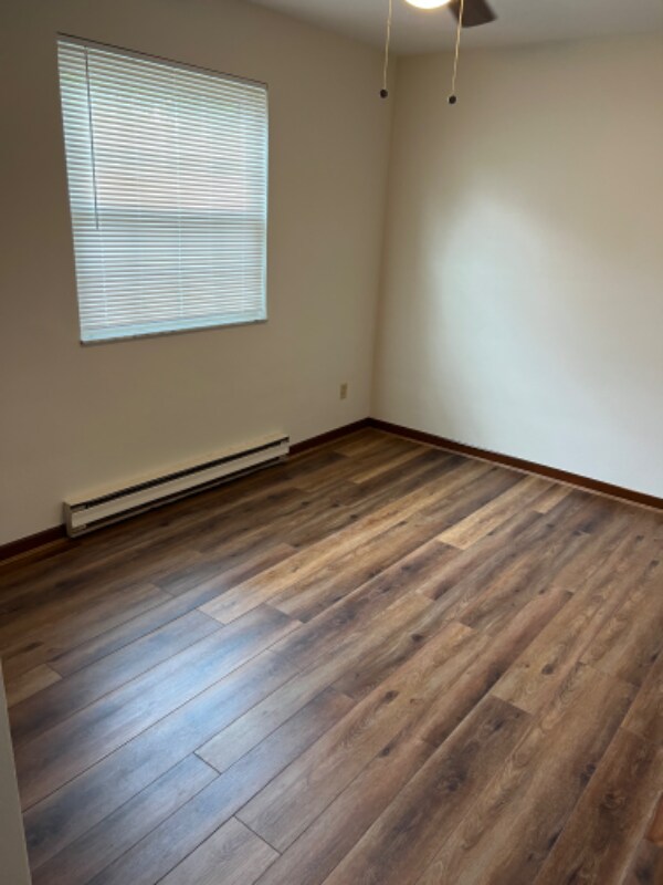 Building Photo - 988 Somerset Dr