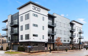 Building Photo - 302 W Liberty Dr