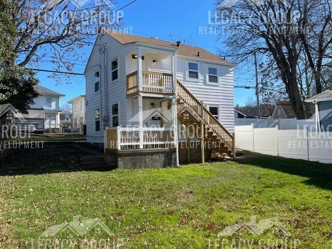 Building Photo - 2216 Mt Vernon Ave