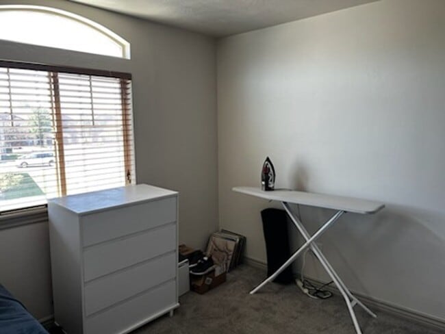 Building Photo - 1800 W 815 S