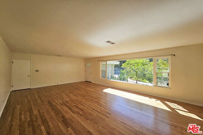 Building Photo - 3700 Glenwood Ave