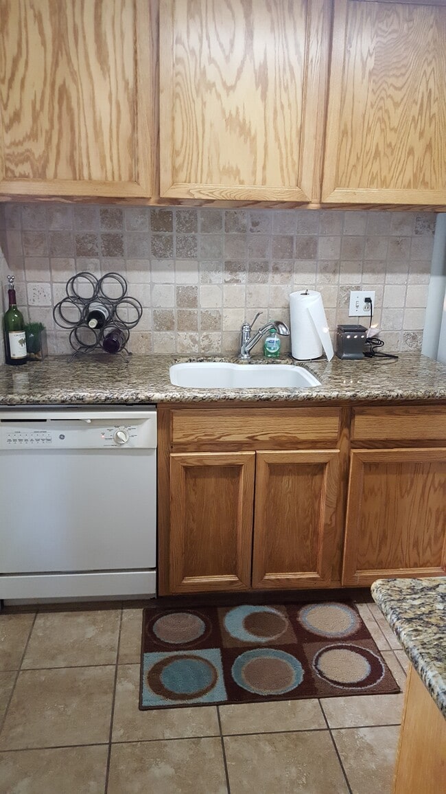 Building Photo - 4953 Kenson Dr