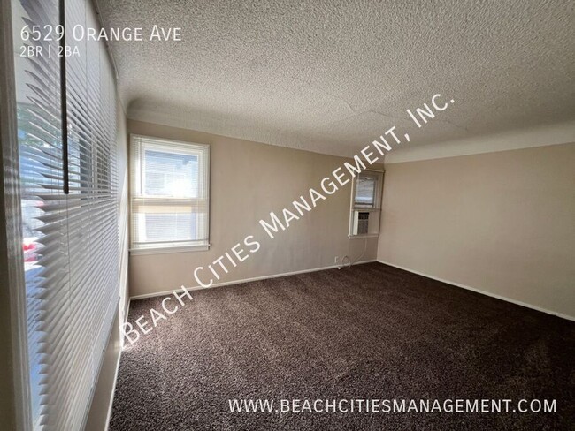 Foto del edificio - Large 2 Bedroom Home In North Long Beach