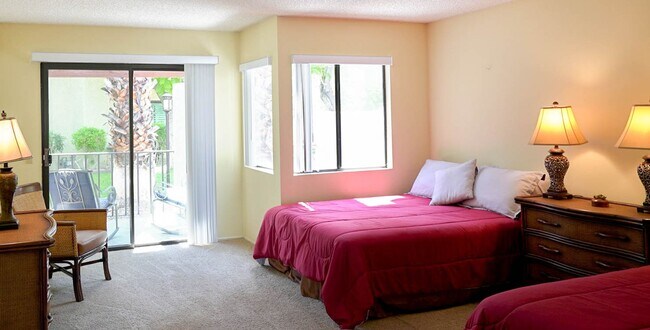 Building Photo - 211 Canyon Cir N