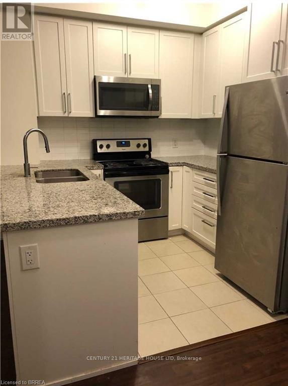 Building Photo - 840 Queens Plate Dr