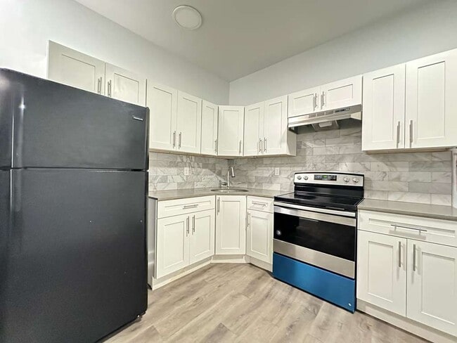 Photo - 1408 S 58th St Townhome