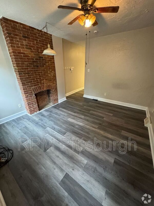 Building Photo - 122 Earl St