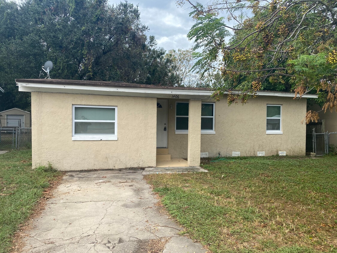 1406 Charles St, Orlando, FL 32808 House Rental in Orlando, FL