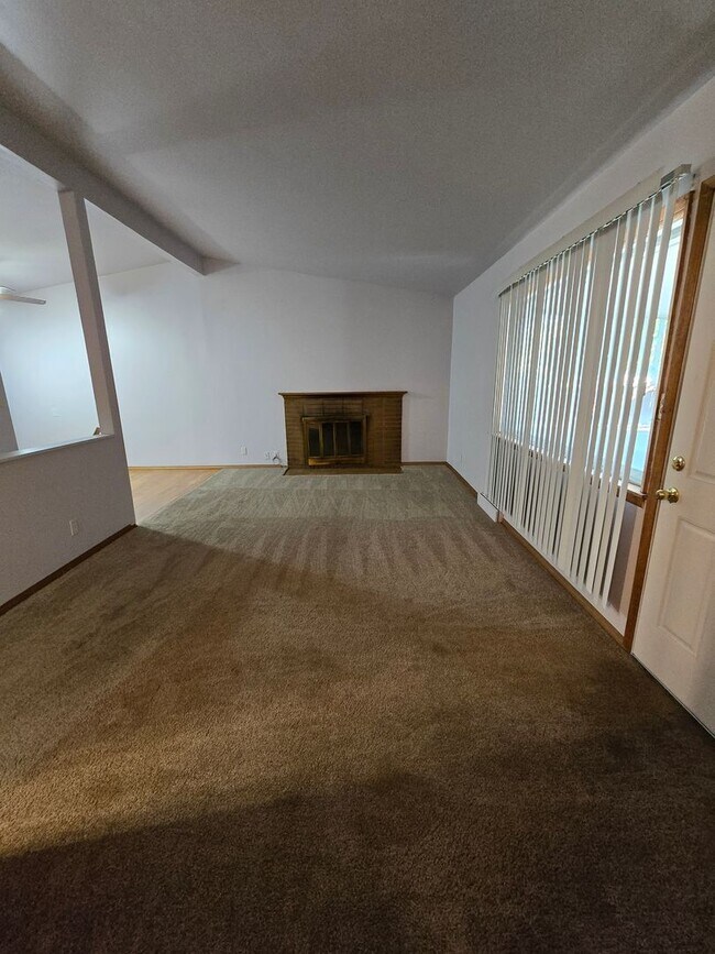 Building Photo - Spacious Northside Home - Must See!!