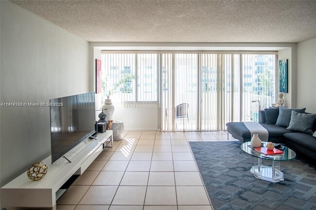 Building Photo - 7545 E Treasure Dr