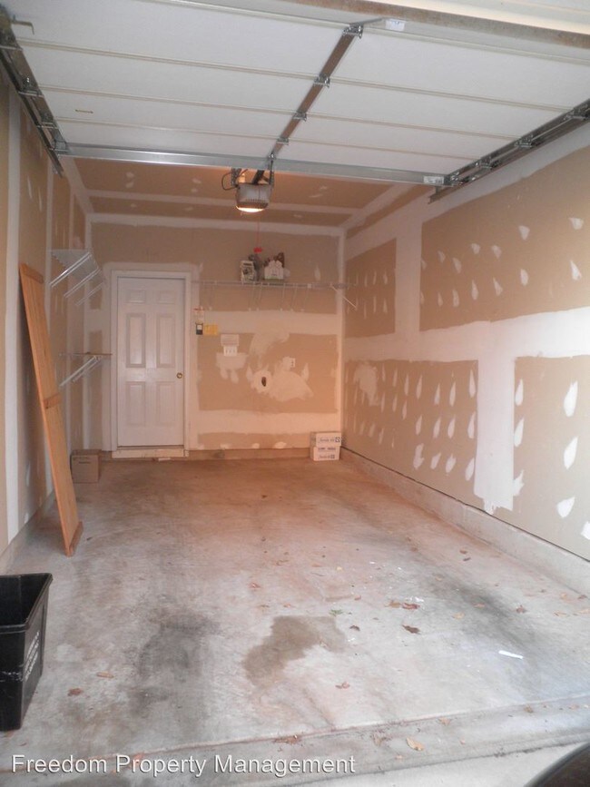 Building Photo - 3 br, 2.5 bath House - 9556 Walker Way