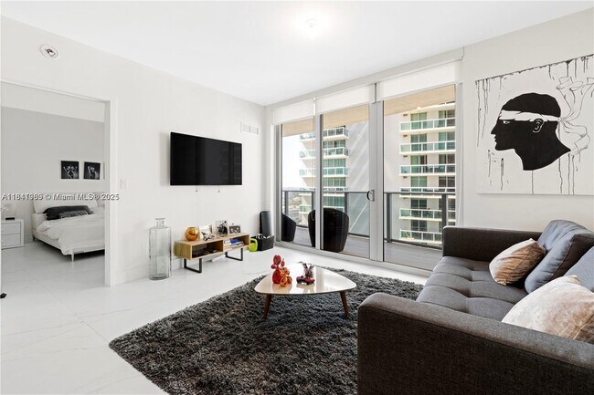 Foto del edificio - 488 NE 18th St
