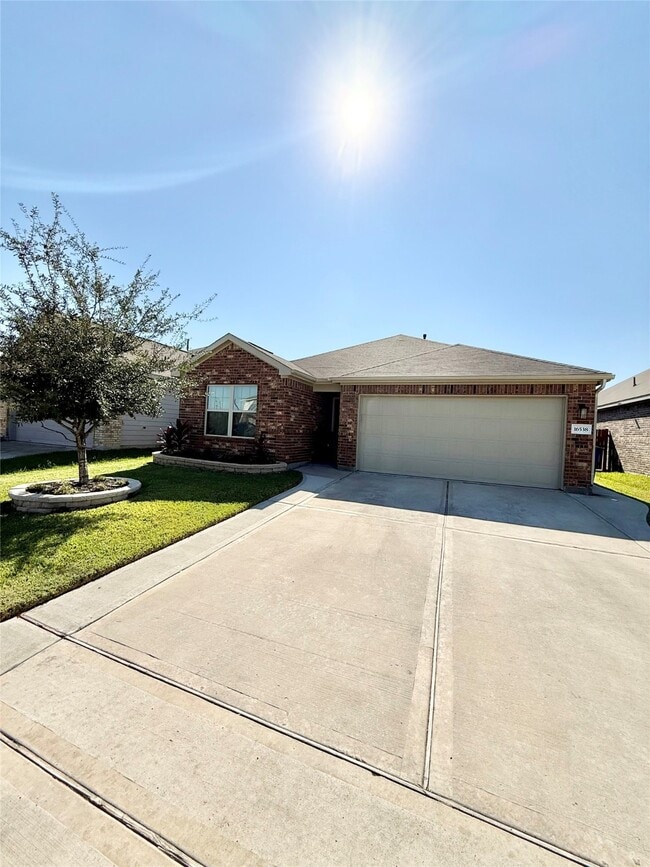 Building Photo - 16538 Twinwalker Drive