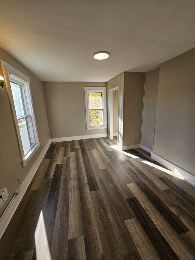 Building Photo - 936 Harrison Ave