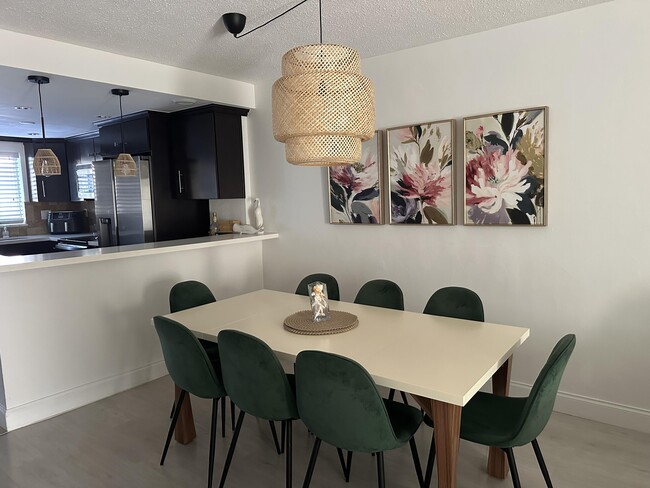 Building Photo - 1169 Hillsboro Mile