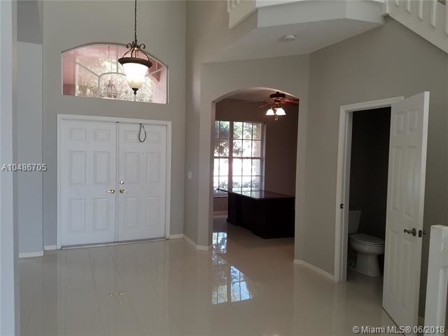 Building Photo - 10269 Lexington Estates Blvd