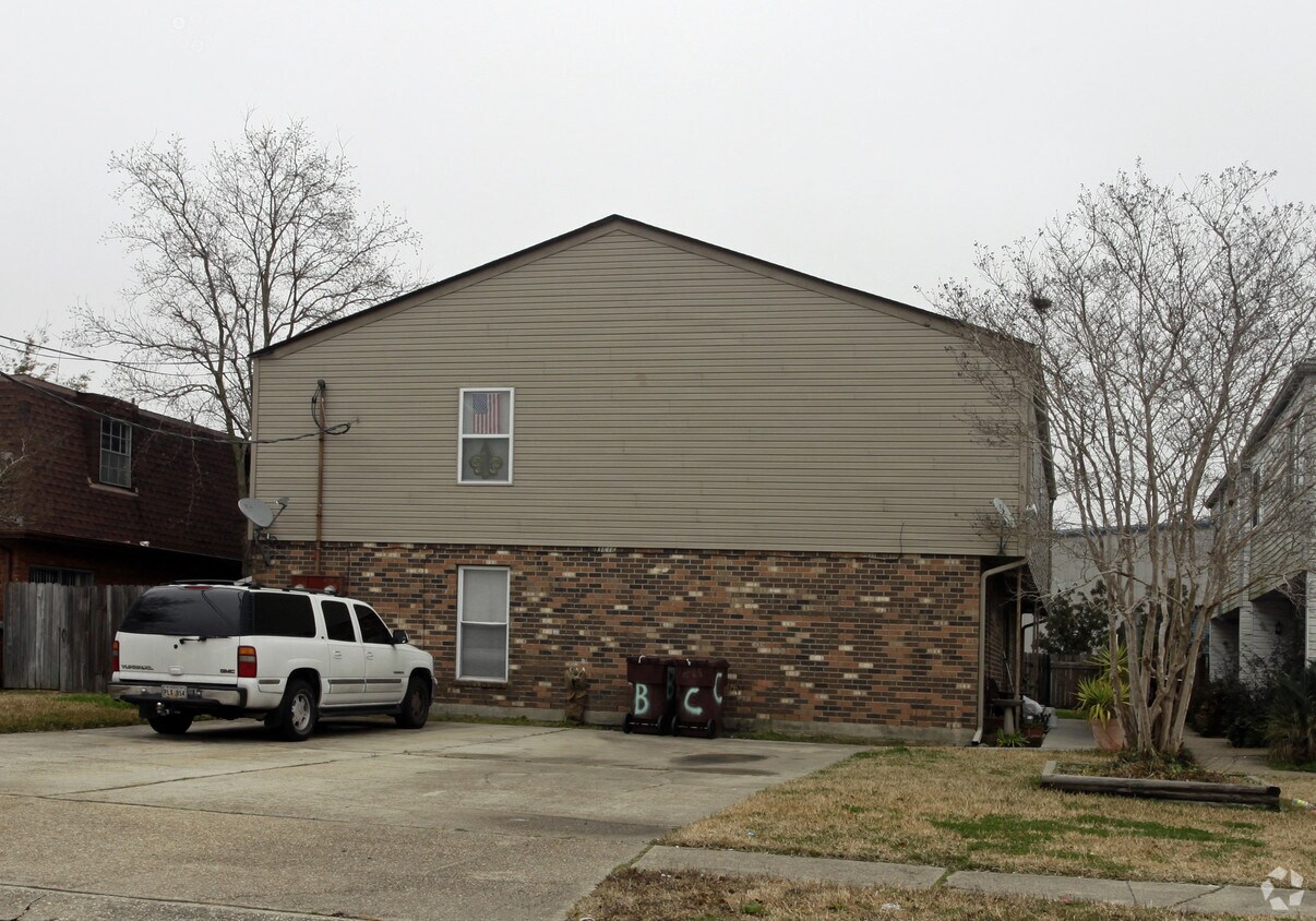 Building Photo - 3616 Delaware Ave