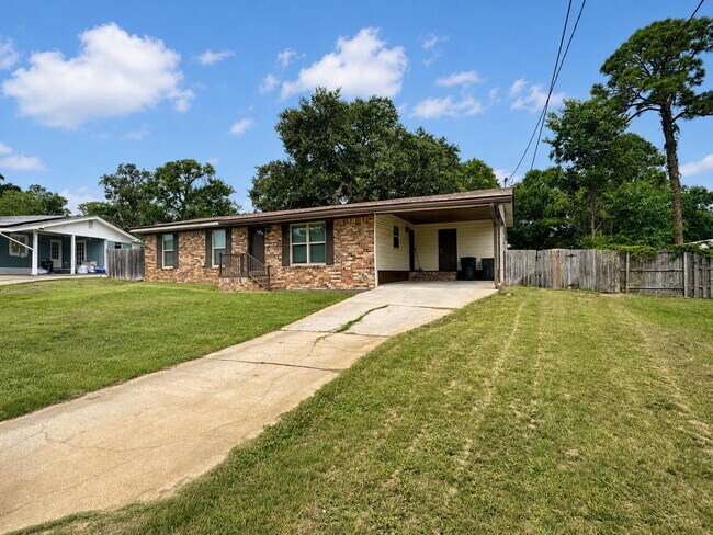 Foto del edificio - "Charming 3-Bedroom Oasis in Fort Walton Beach!"