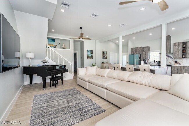 Building Photo - 10440 Yacht Basin Dr