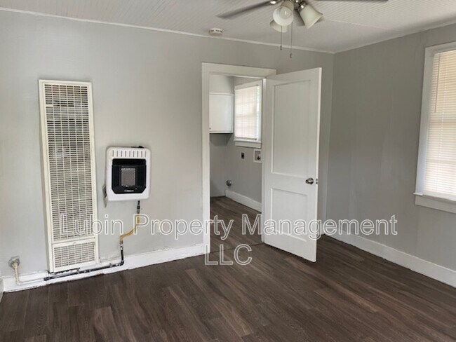 Building Photo - 781 David St