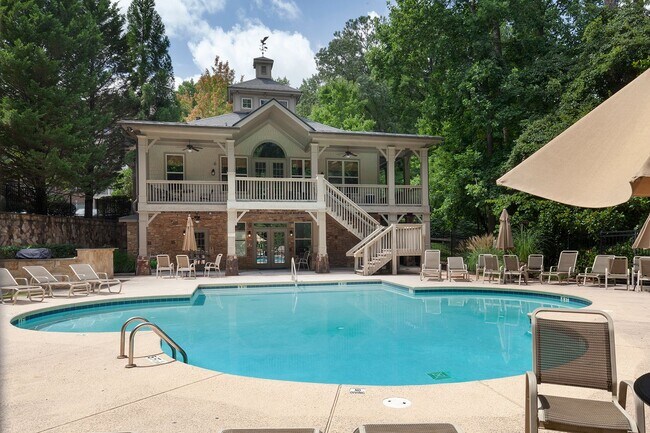 Building Photo - Top-Floor Corner Condo in Prime Location — Minutes to The Battery & Chattahoochee Trails