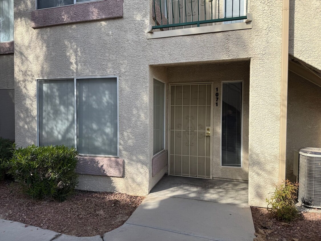 Primary Photo - Beautiful 2 Bedroom 2 Bath Condo Close To ...