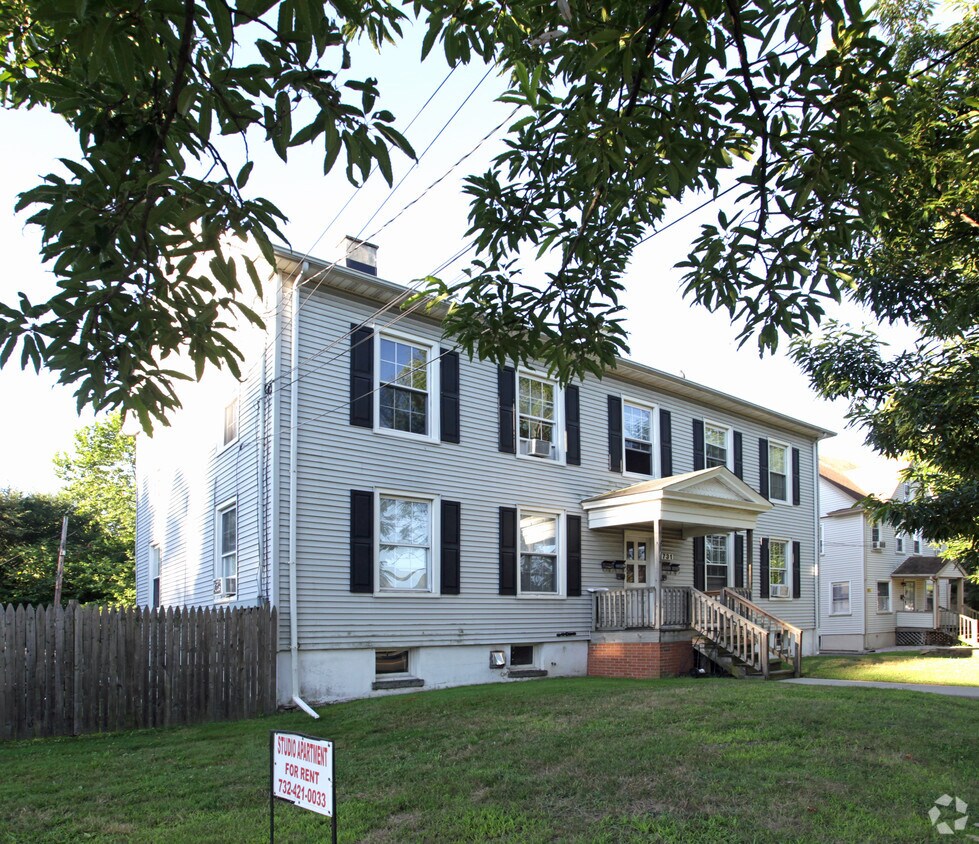 Building Photo - 731 Bound Brook Rd