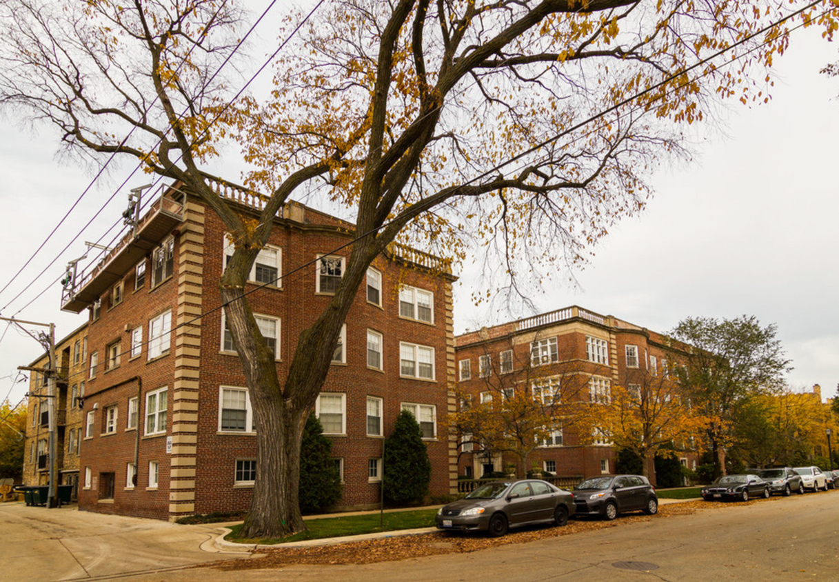 Foto del edificio - Updated Apartments Located at 800 Michigan