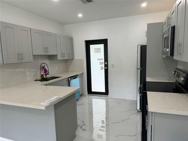 Foto del edificio - 1210 NW 123rd St