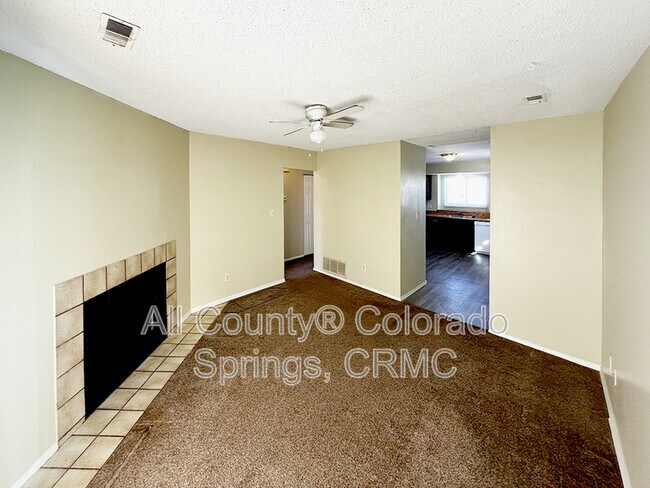 Building Photo - 1010 Mazatlan Cir