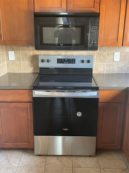 Foto del edificio - 10855 Meadowglen Ln