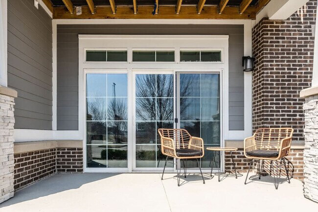 Foto del edificio - 5825 Sunset Wy