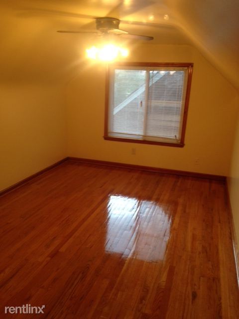 Building Photo - 3 br, 1.5 bath House - 19279 Tyrone St