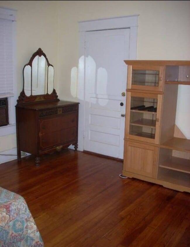 Photo - 1023 E Comanche Ave House