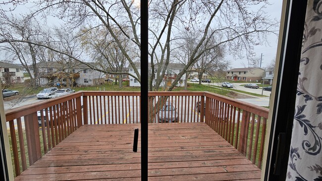 Deck - 415 Echo Ln