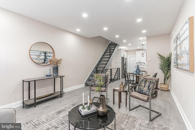 Building Photo - 1828 Hoffman St