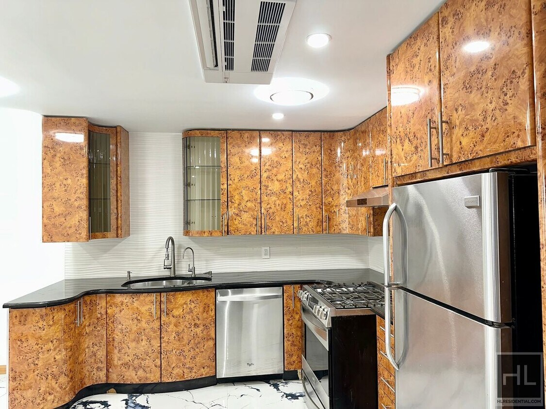 Primary Photo - Renovated One bedroom 63 AVENUE