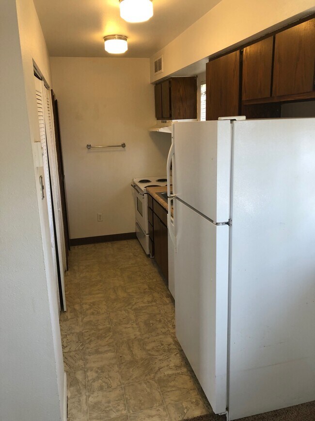 Kitchen - 3011 17th Ave