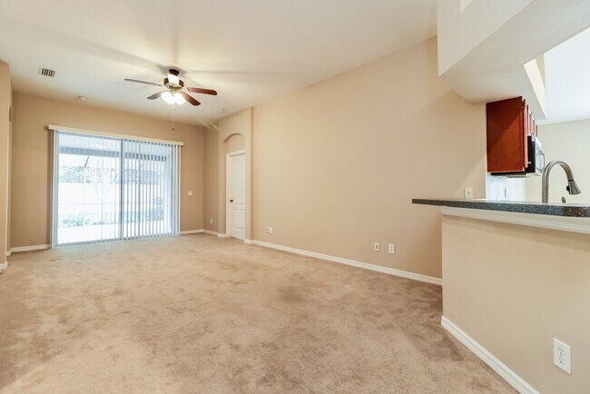 Foto del edificio - 7602 Citrus Blossom Dr
