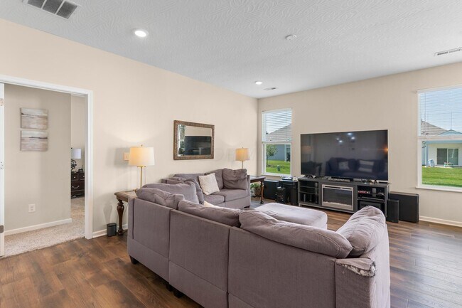 Foto del edificio - 220 Woodland Sky Dr