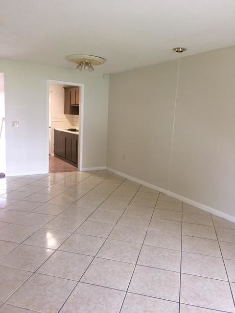 Building Photo - 2727 W. Oak Ridge Road #8-1