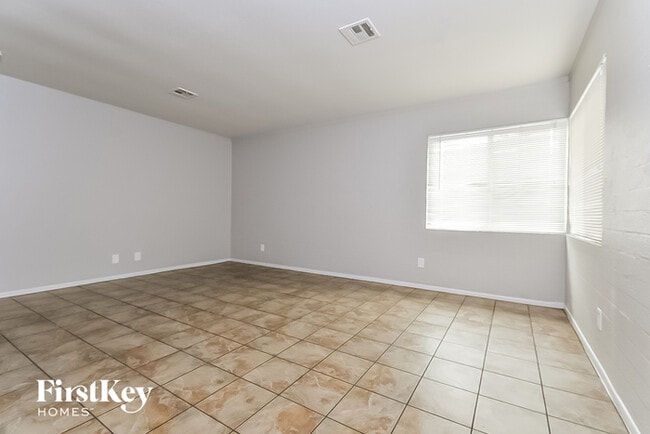 Building Photo - 5236 Apple Valley Ln