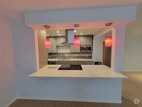 Building Photo - 2711 Briarhurst Dr