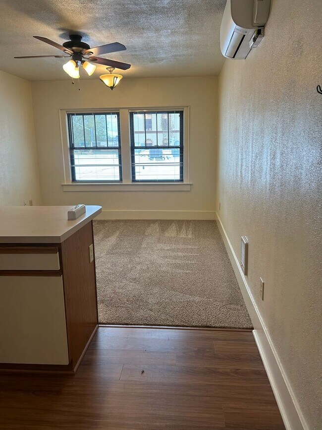 Foto del edificio - 241 High St NE