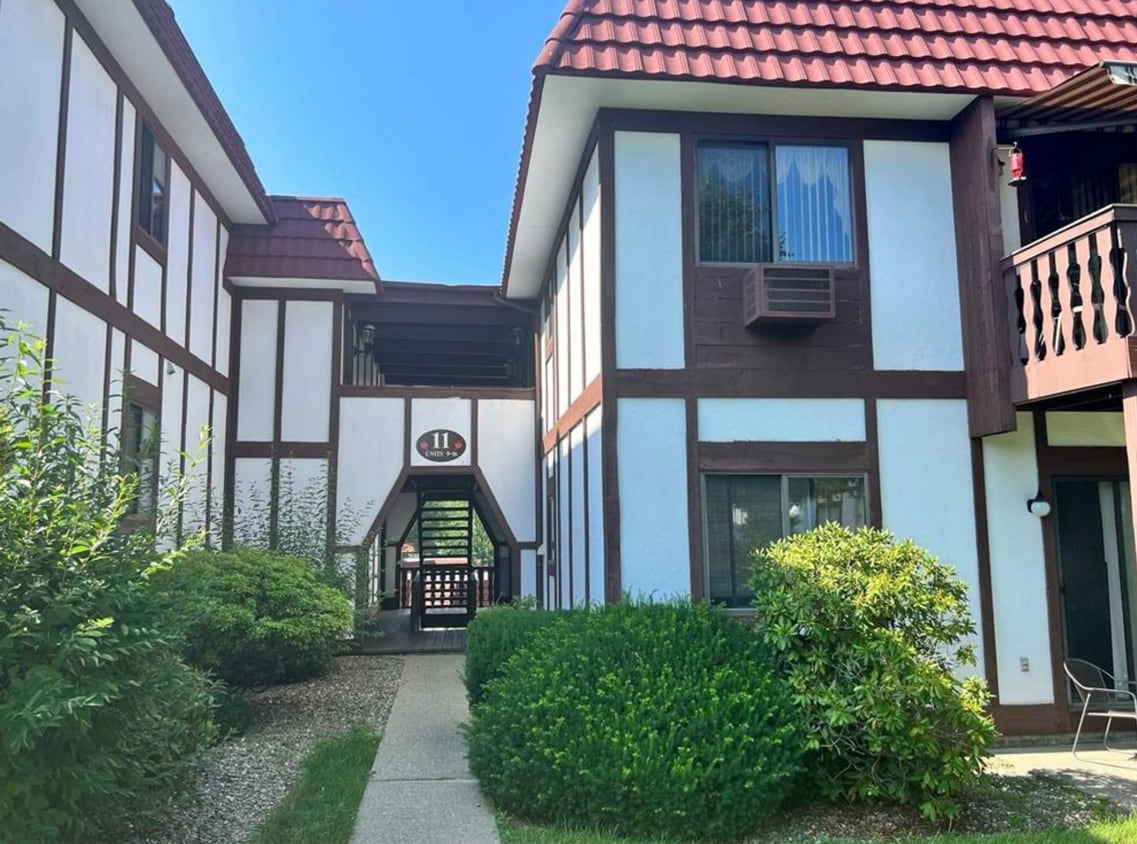 HEAT INCLUDED - 11 Skyline Dr