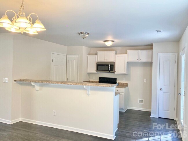 Foto del edificio - 320 Peachtree Rd