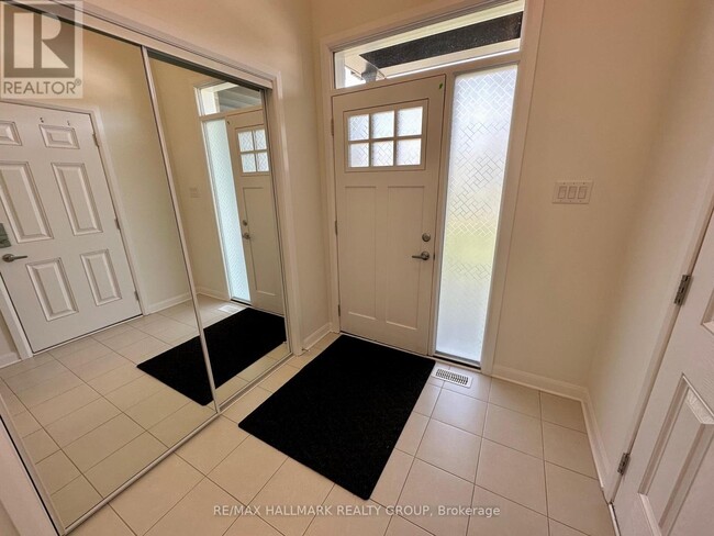 Building Photo - 588 Lilith St