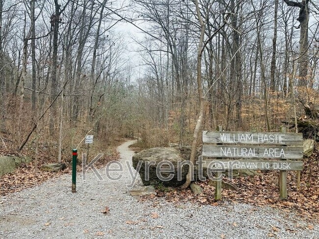 Building Photo - 516 Post Oak Ln