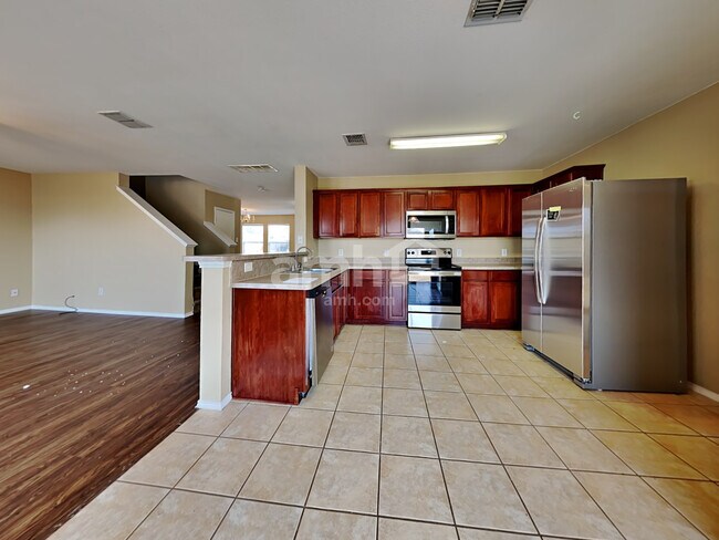 Building Photo - 1227 Wenatchee Dr