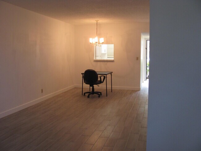 Building Photo - 4575 Lucerne Lakes Blvd W